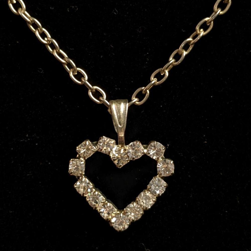 Vintage Retro Rhinestone Heart Necklace - 16.5 Inch